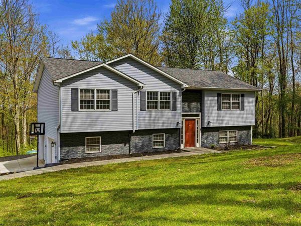 99 Summit Court, Bruceton Mills, WV 26525