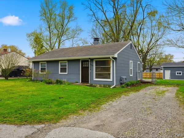 2937 E Walton Blvd , Auburn Hills, MI 48326