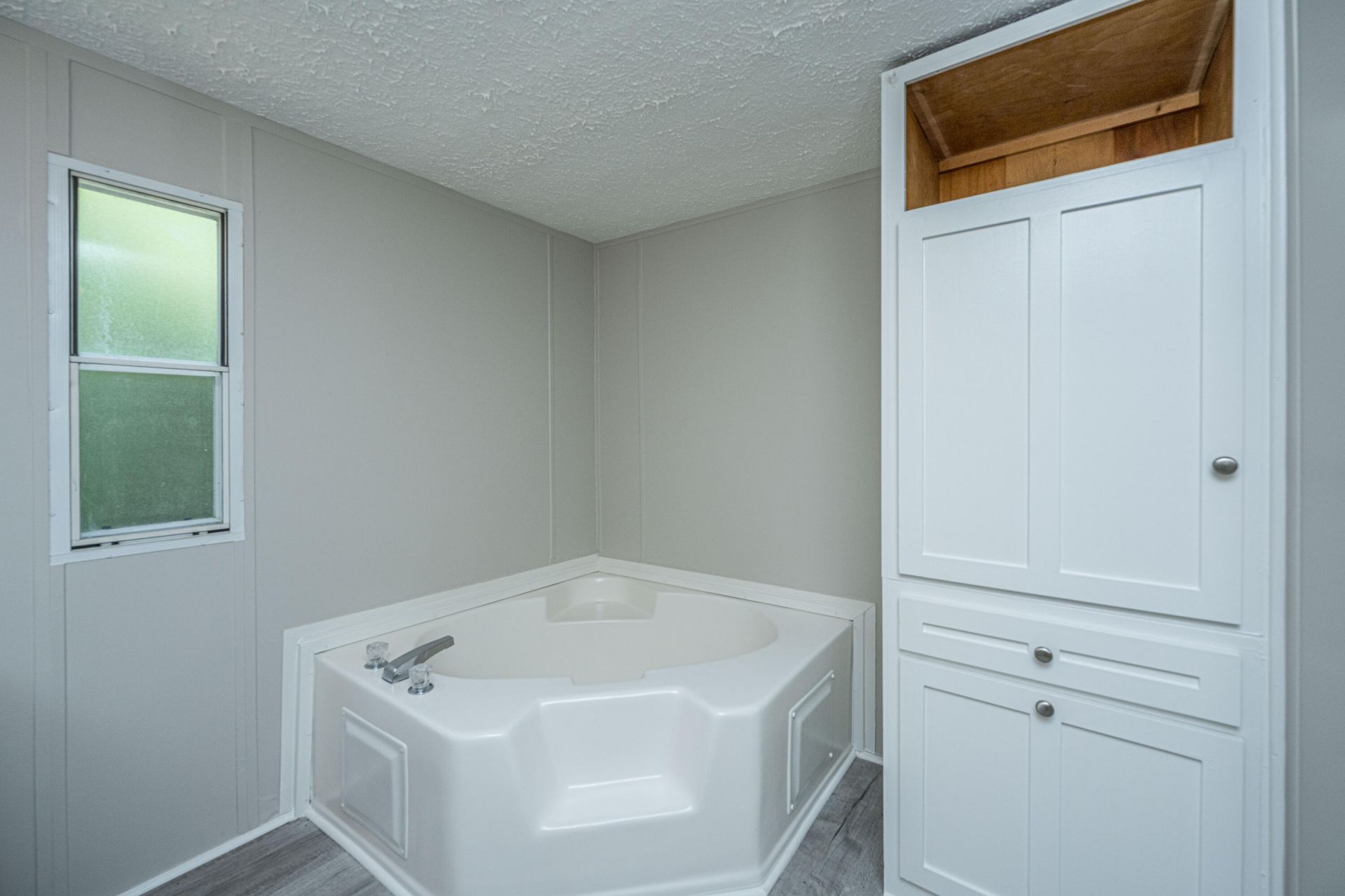 210 Grass Road Photo 23