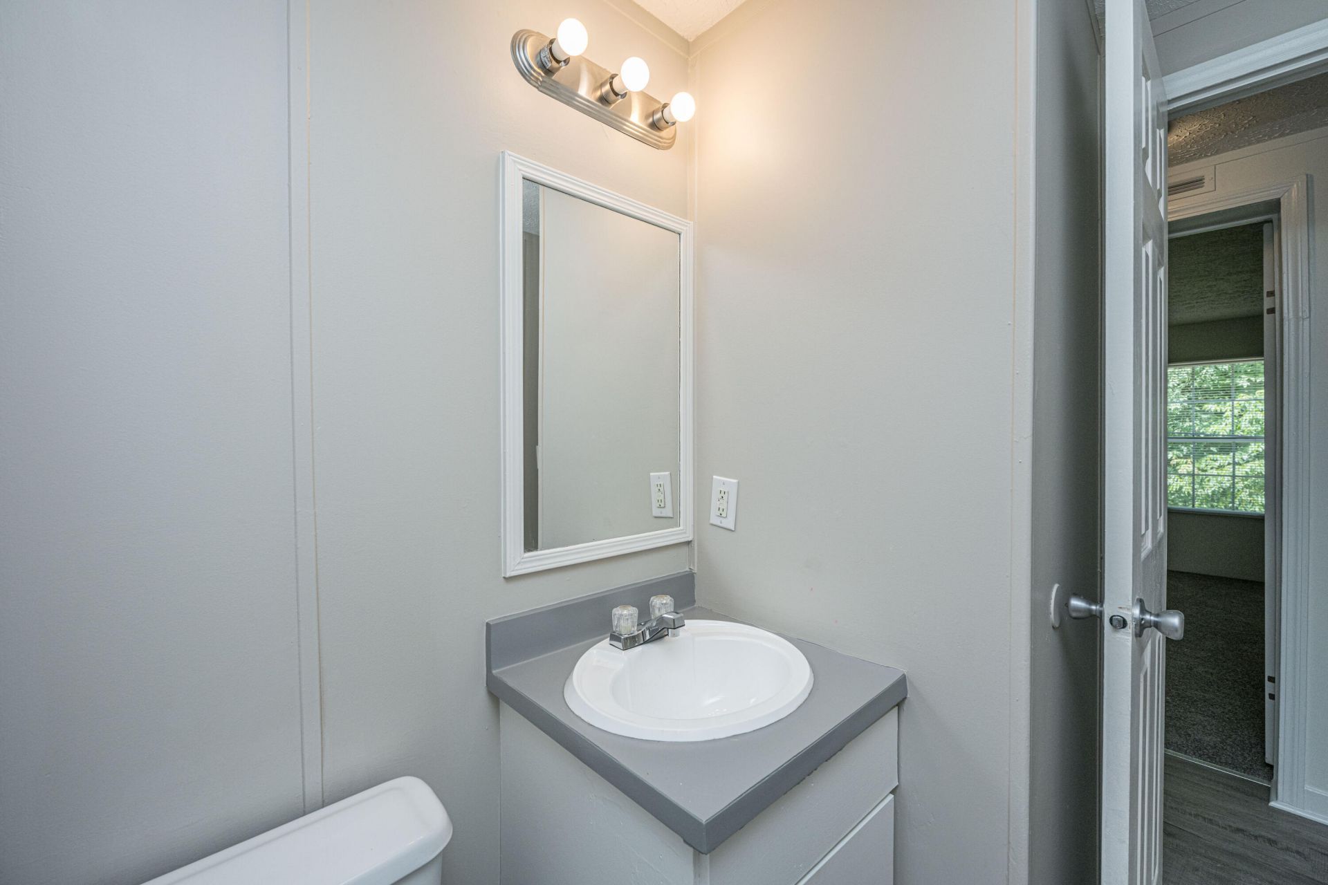 210 Grass Road Photo 27