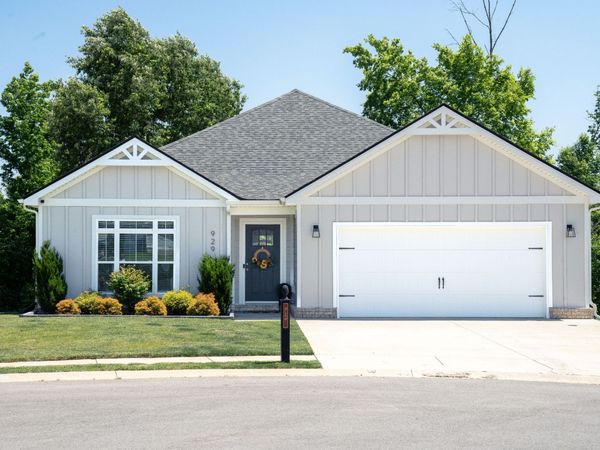 929 Frog Gip Pond Ct, Clarksville, TN 37043
