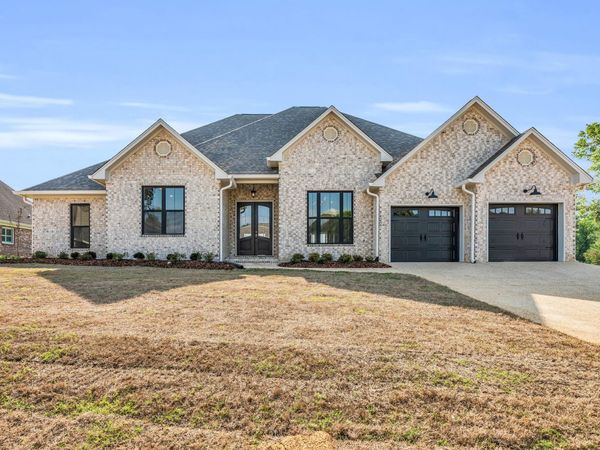 105 Kingwood, Starkville, MS 39759