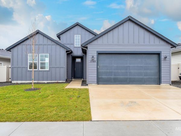 8412 S Wavecrest Ave, Kuna, ID 83634