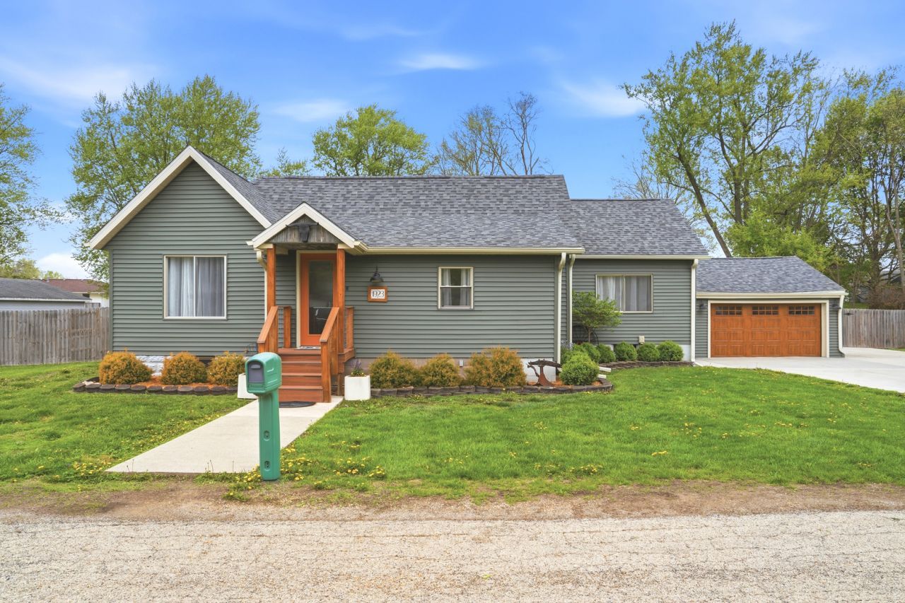 1923 Cummins Street , Dixon, IL 61021 Main Photo