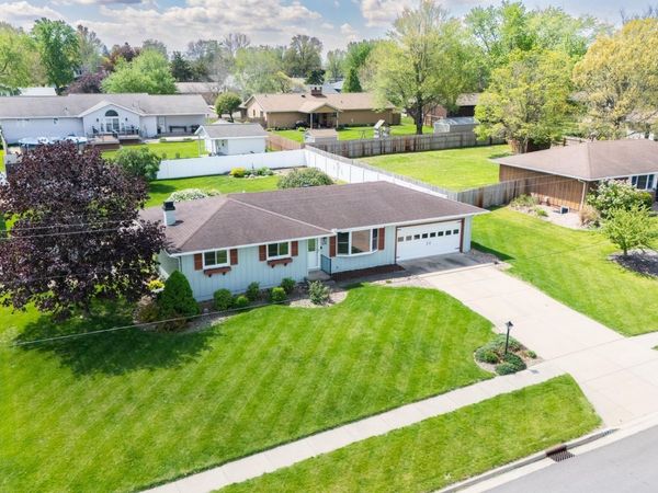 1128 W PROGRESS Street, Metamora, IL 61548