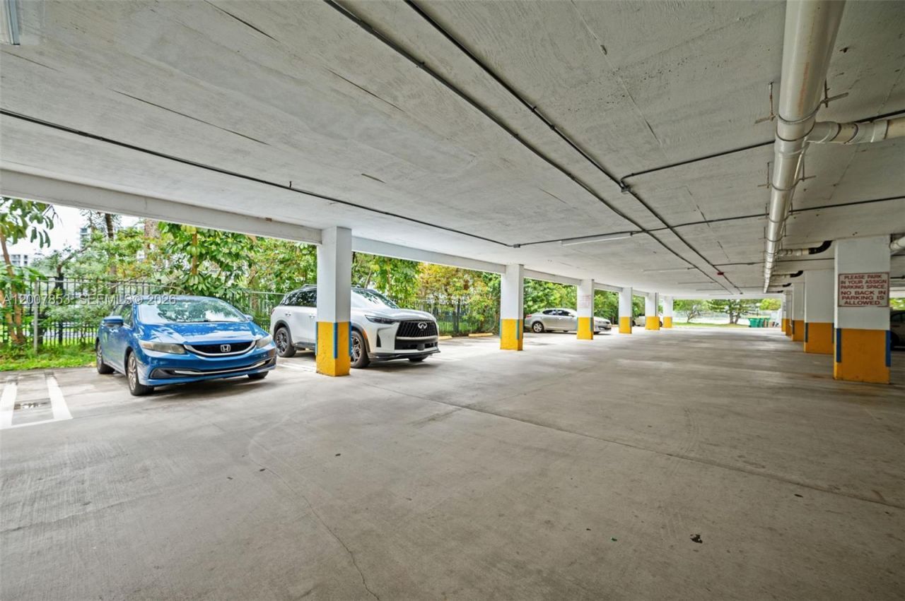 200 178th Dr, Unit 505, Sunny Isles Beach, FL 33160 Photo