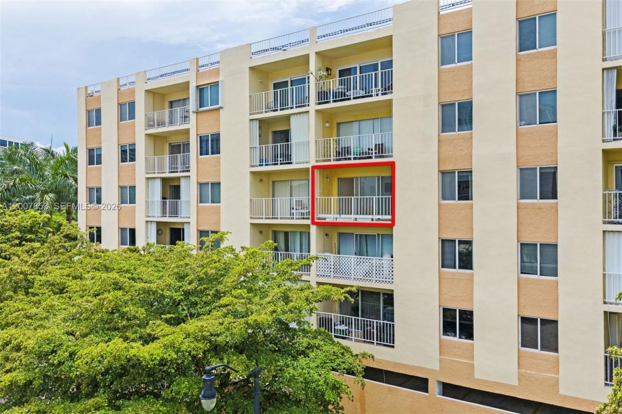 200 178th Dr, Unit 505, Sunny Isles Beach, FL 33160 Photo