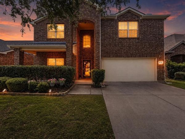 8716 Sierra Trail , Cross Roads, TX 76227