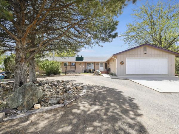 2593 E 3700, Twin Falls, ID 83301