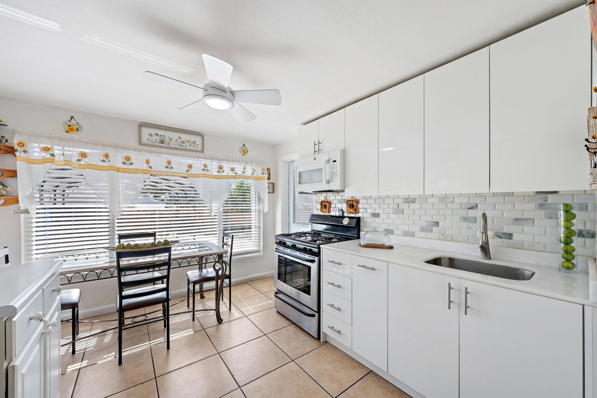 5320 Parker Avenue, West Palm Beach, FL 33405 Photo