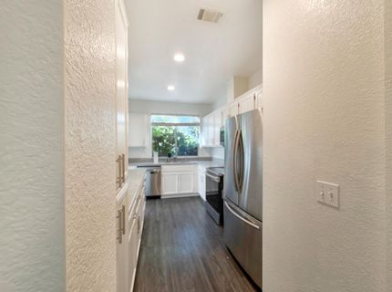 3027 Carousel Cir, Stockton, CA 95219 Photo