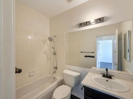 3027 Carousel Cir, Stockton, CA 95219 Photo