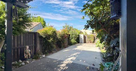 3027 Carousel Cir, Stockton, CA 95219 Photo