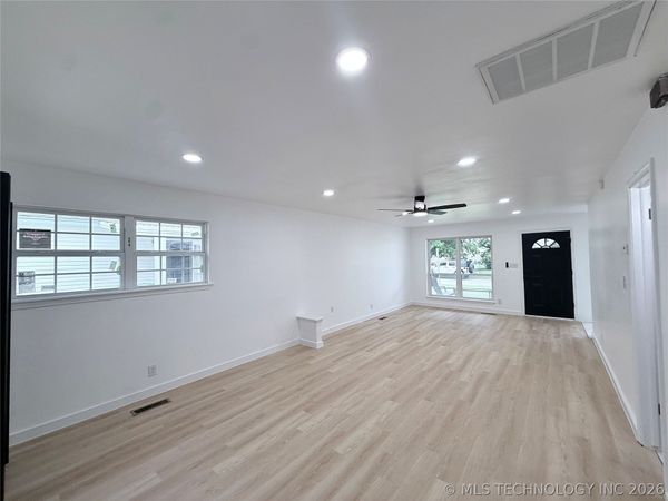 75 S 204th East Avenue, Tulsa, OK 74108