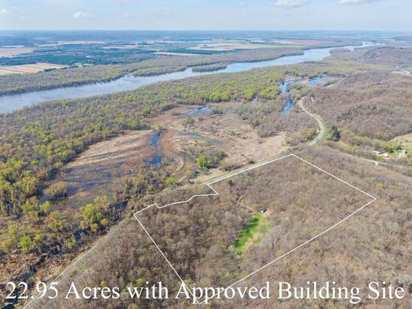 E8224 Highway 60, Spring Green, WI 53588