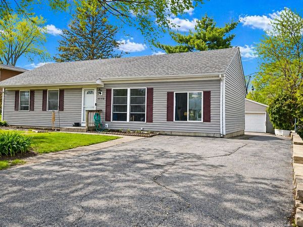 3204 Hunter Path Street, McHenry, IL 60050