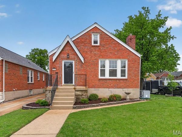 5701 Pernod Avenue, St Louis, MO 63139