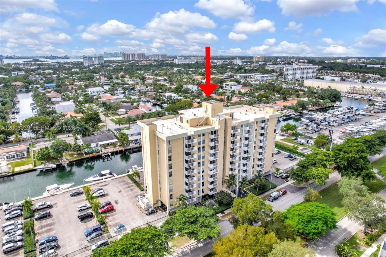 2000 NE 135th St, Unit 411, North Miami, FL 33181 Photo