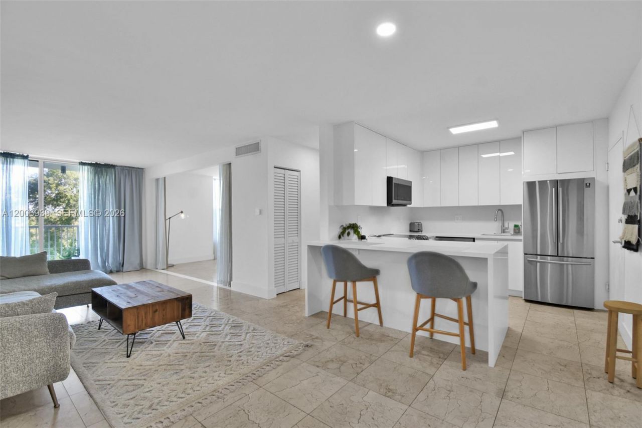 2000 NE 135th St, Unit 411, North Miami, FL 33181 Photo