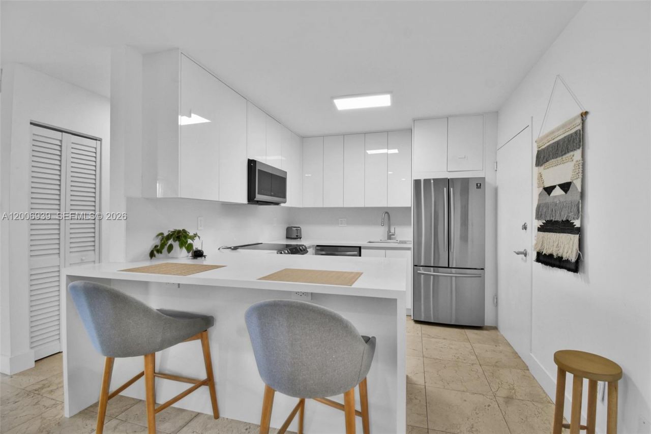 2000 NE 135th St, Unit 411, North Miami, FL 33181 Photo