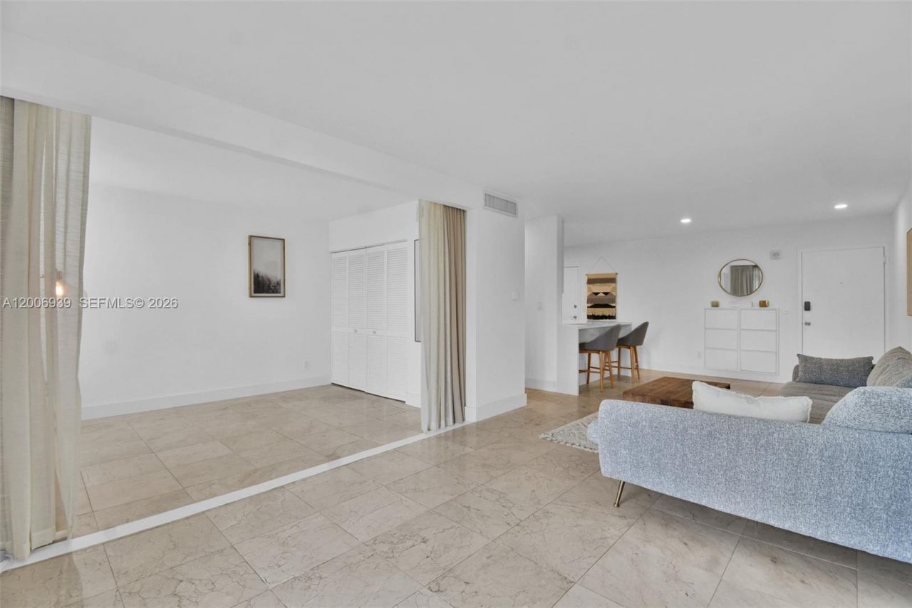 2000 NE 135th St, Unit 411, North Miami, FL 33181 Photo