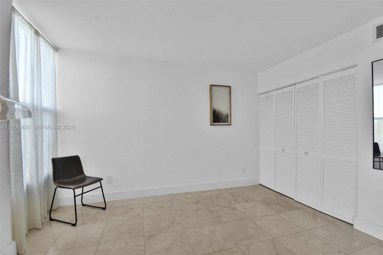 2000 NE 135th St, Unit 411, North Miami, FL 33181 Photo