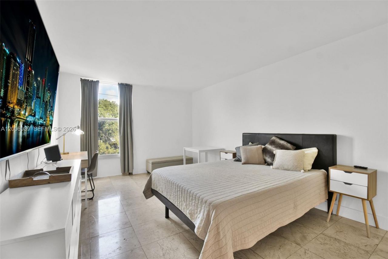 2000 NE 135th St, Unit 411, North Miami, FL 33181 Photo