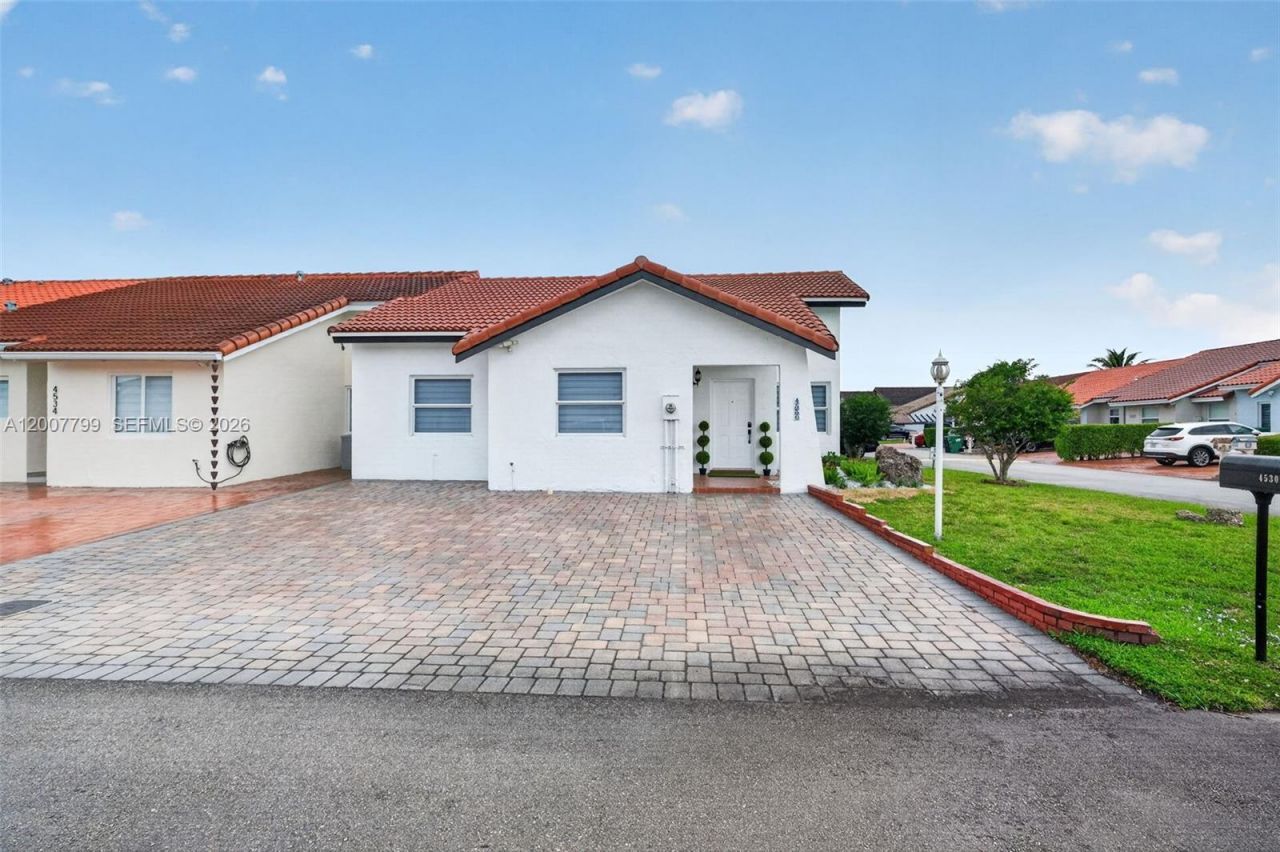4530 SW 143 Pl. , Miami, FL 33175 Photo