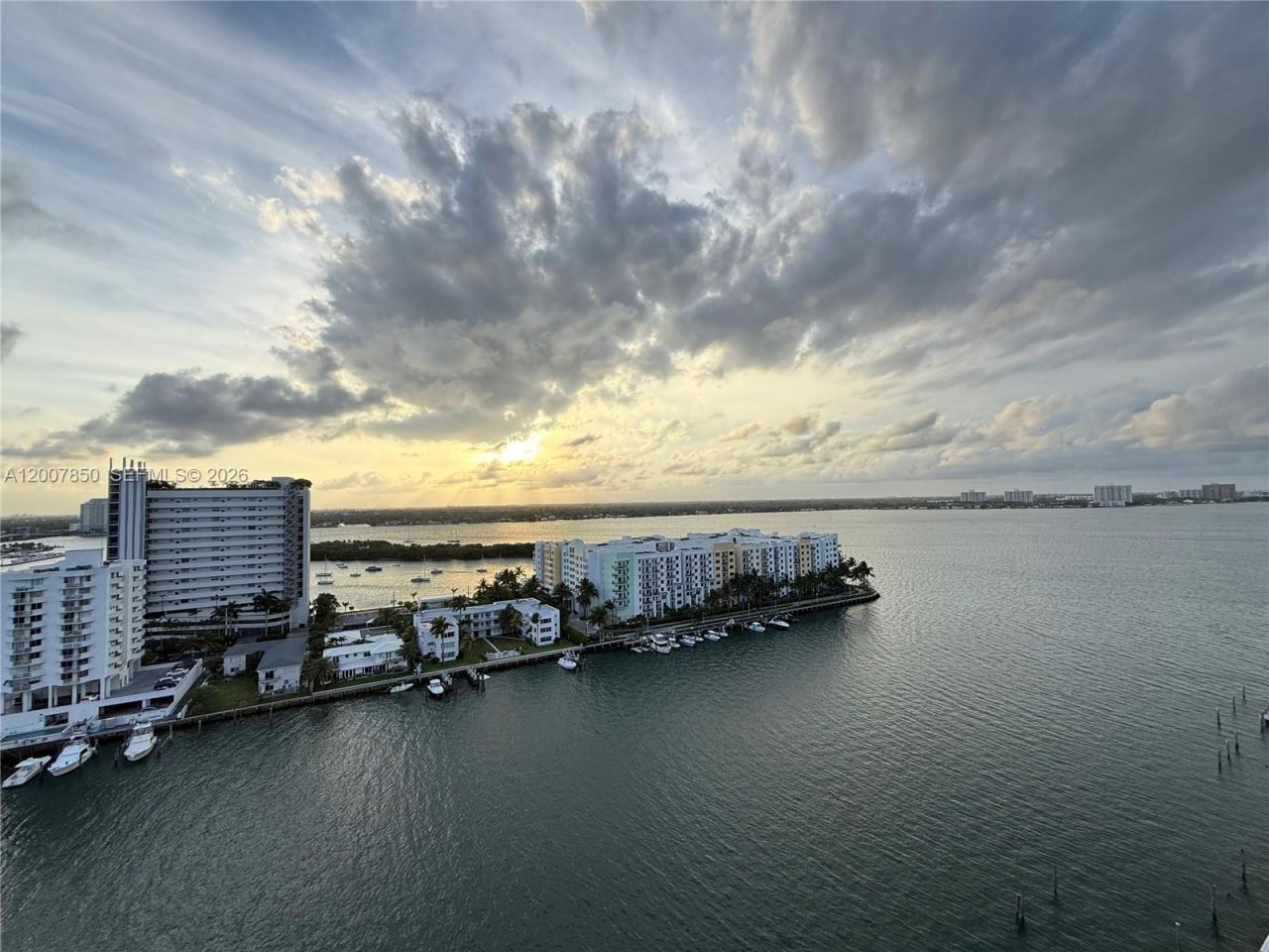 7930 East Dr , Unit 1607, North Bay Village, FL 33141 Photo
