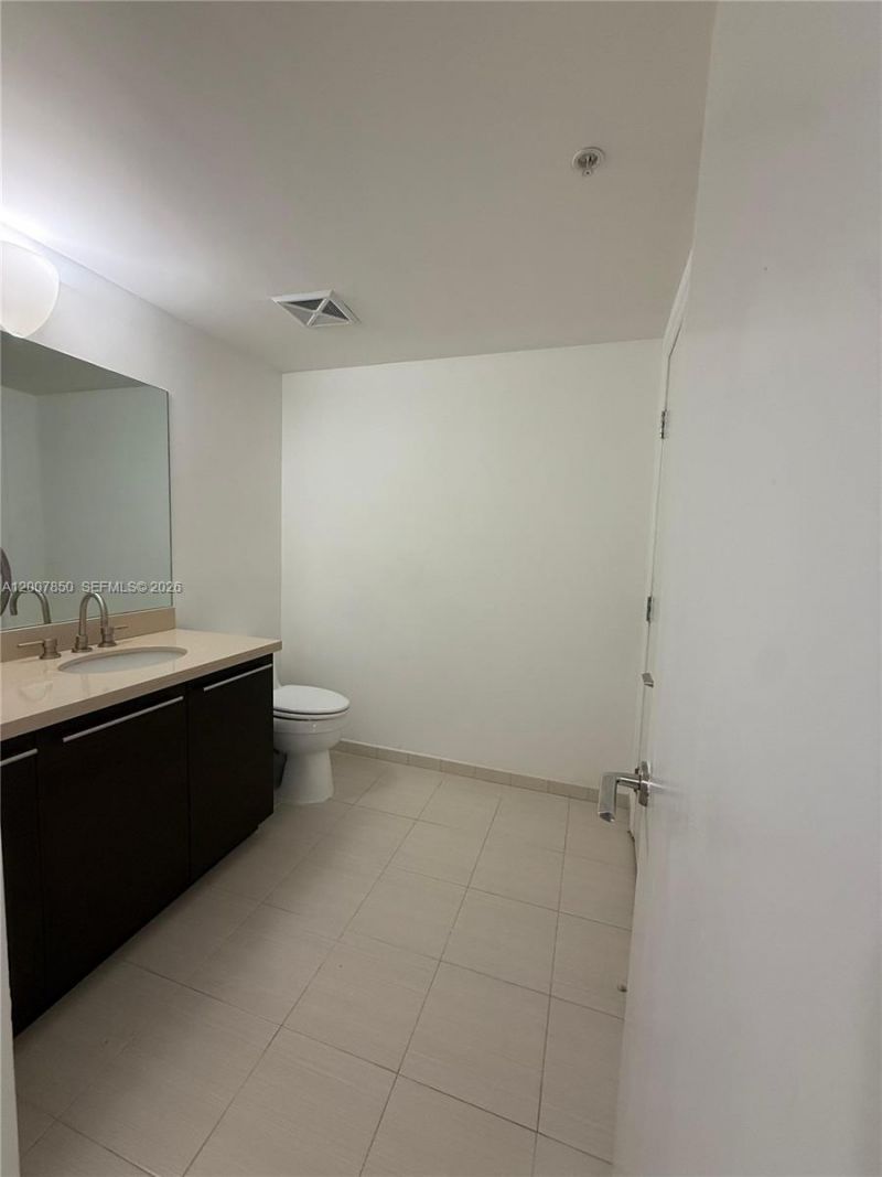 7930 East Dr , Unit 1607, North Bay Village, FL 33141 Photo