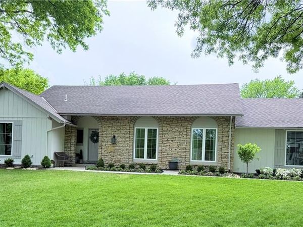 7205 W 101st Street, Overland Park, KS 66212