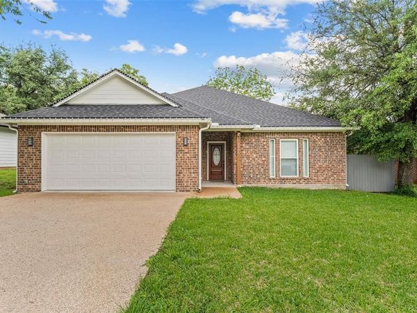 2305 Los Arboles Lane , Waco, TX 76711