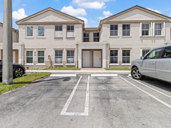 9187 Fontainebleau Blvd, Unit 405-5, Miami, FL 33172