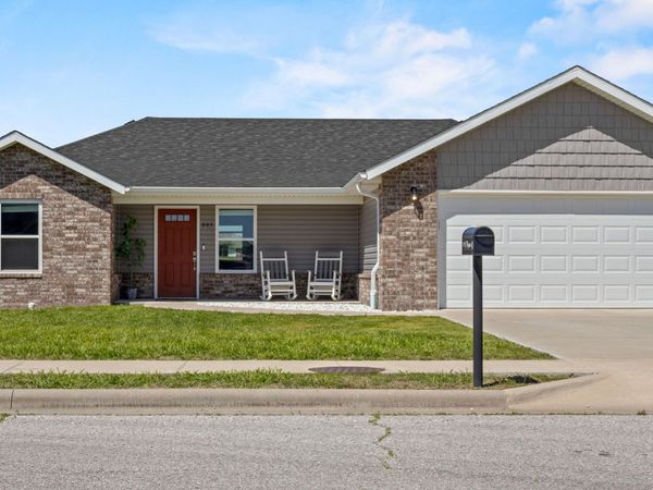 995 W Maurice Street , Bolivar, MO 65613