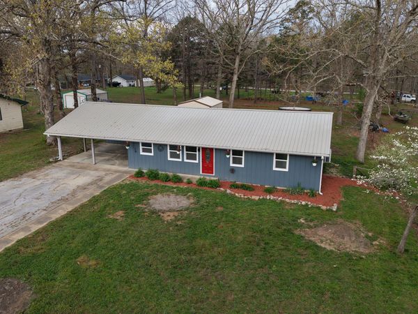 8027 Illinois Road , Houston, MO 65483