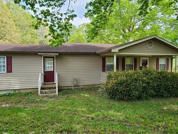 1009 Roysden Rd, Jamestown, TN 38556
