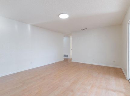 7992 Valley Green Dr, Sacramento, CA 95823 Photo