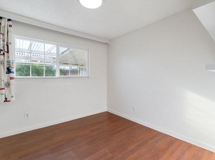 7992 Valley Green Dr, Sacramento, CA 95823 Photo