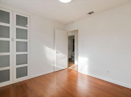 7992 Valley Green Dr, Sacramento, CA 95823 Photo