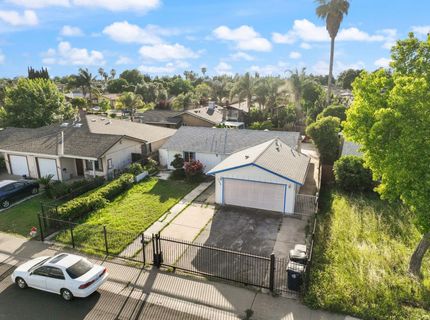 7992 Valley Green Dr, Sacramento, CA 95823 Photo