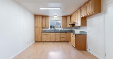 7992 Valley Green Dr, Sacramento, CA 95823 Photo