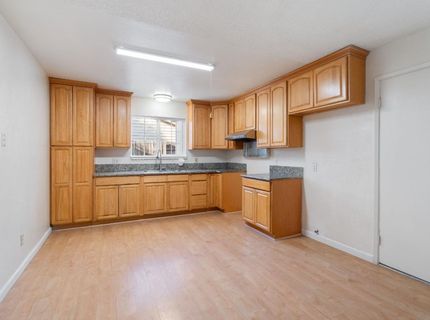 7992 Valley Green Dr, Sacramento, CA 95823 Photo