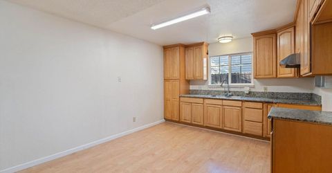 7992 Valley Green Dr, Sacramento, CA 95823 Photo