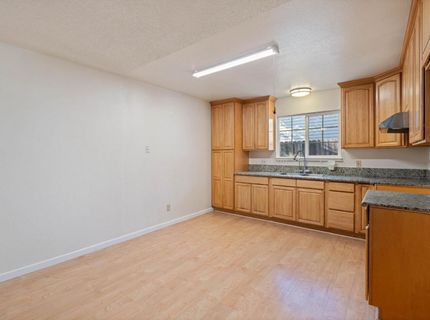 7992 Valley Green Dr, Sacramento, CA 95823 Photo