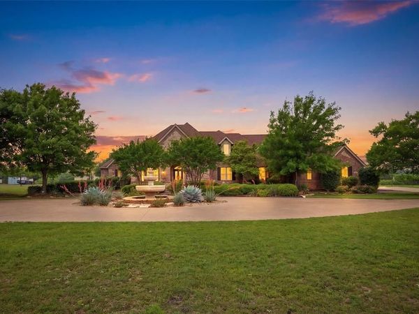 5241 Plainview Road , Midlothian, TX 76065