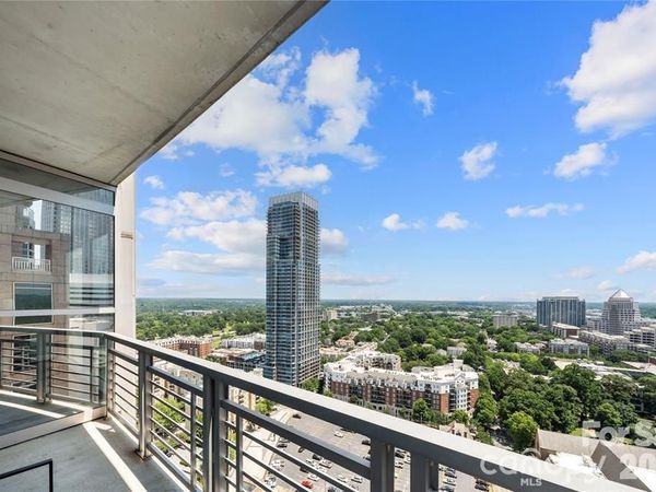 333 W Trade Street, Unit 2200, Charlotte, NC 28202