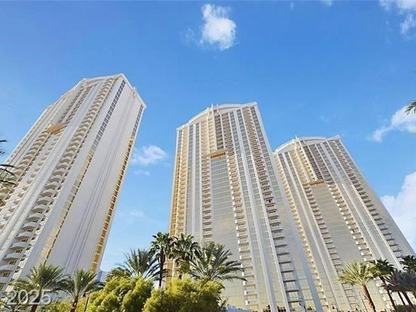 135 E Harmon Avenue , Unit PH22717, Las Vegas, NV 89109