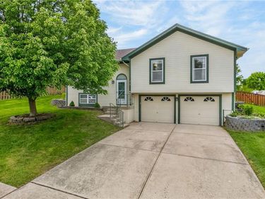 810 Pine crest Avenue, Kearney, MO 64060