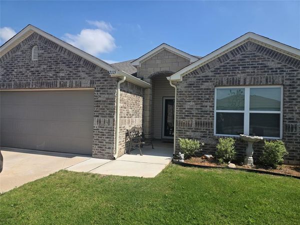 2115 Ridge Way Street, Chickasha, OK 73018