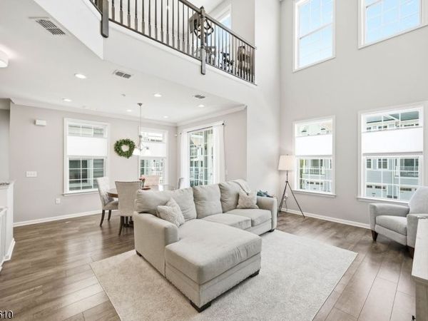 102 Sequoia Dr, Cedar Grove, NJ 07009